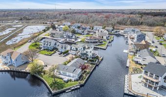221 Magnolia Dr, Bayville, NJ 08721