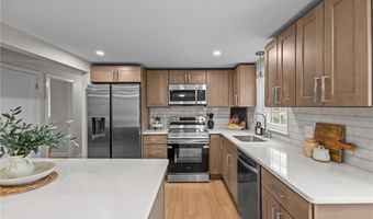 45 Valley View Dr, Cumberland, RI 02864