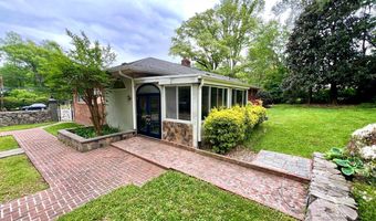 8904 BRIDGEHAVEN Ct, Alexandria, VA 22308