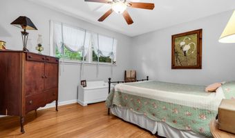 19 W Illinois Ave, Absecon, NJ 08201
