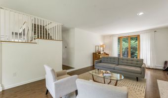 8 W Gate Dr, Bow, NH 03304