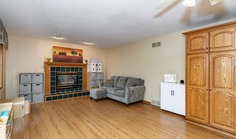 806 Vermont Cir, Ames, IA 50014