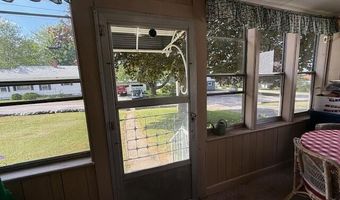 10 Palm St, Baileyville, ME 04694