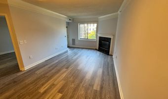 901 N MONROE St 313, Arlington, VA 22201