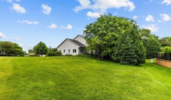 301 E WAYFARER Ln, Appleton, WI 54913