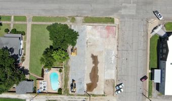 140 E 10th St, Baxter Springs, KS 66713