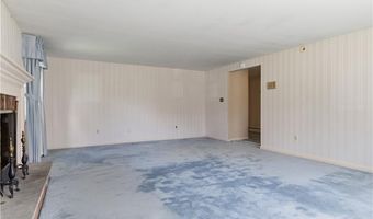 2 High Ridge Dr, Cumberland, RI 02864