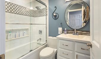 373 Sorrento Dr, Ballwin, MO 63021