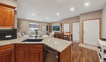 524 Carrie Ln, Altoona, IA 50009