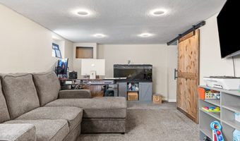 1052 Parkside Dr, Alliance, OH 44601