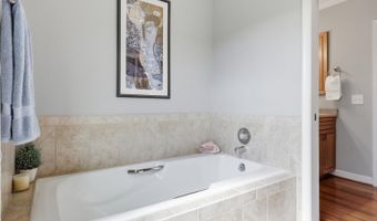 2712 KENWOOD Ave, Alexandria, VA 22302
