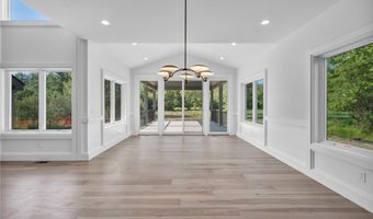 830 Club Dr W, Aurora, OH 44202