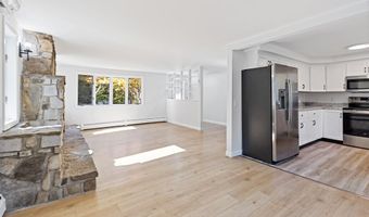 472 Dunn Rd, Belgrade, ME 04917