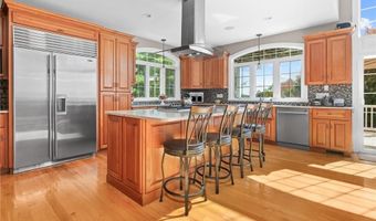 51 Reservoir Rd, Cumberland, RI 02864