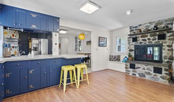 67 Obtuse Hill Rd, Brookfield, CT 06804