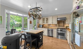 5121 BALTAN Rd, Bethesda, MD 20816