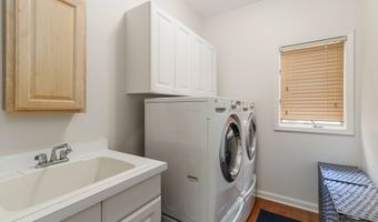 4614 Sawgrass Dr W, Ann Arbor, MI 48108