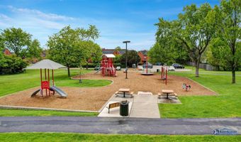 1535 S Douglas Ave, Arlington Heights, IL 60005