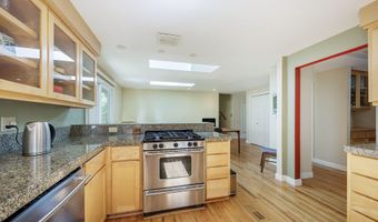 1037 Pinecrest Ter, Ashland, OR 97520