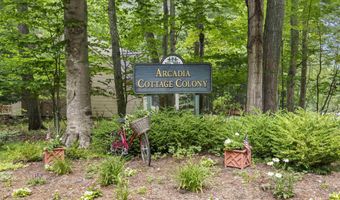 17646 S Ridgewood Dr, Arcadia, MI 49613