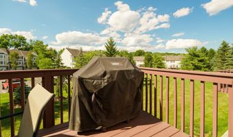 103 Larson Dr 103, Danbury, CT 06810