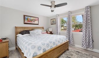 5 Versailles St, Cranston, RI 02920