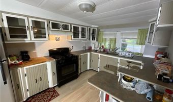 321 Campstead Cir, Tobyhanna, PA 18610