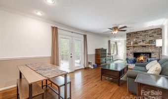 1 Glen Cove Rd, Arden, NC 28704