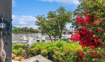301 BURNSIDE St C 202, Annapolis, MD 21403