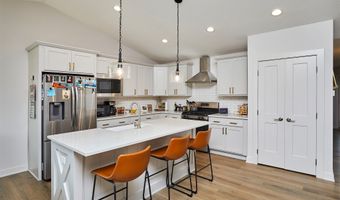 930 Wolf Creek Dr, Polk City, IA 50226
