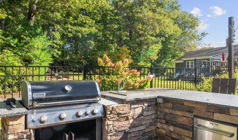 320 Stone Ridge Dr, East Greenwich, RI 02818