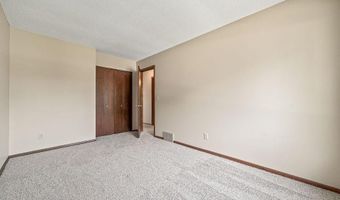 1088 Whitney Dr, Apple Valley, MN 55124