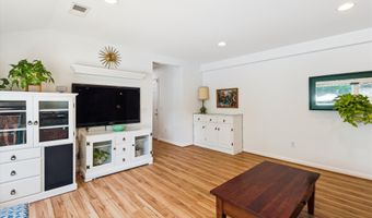 6916 PACIFIC Ln, Annandale, VA 22003