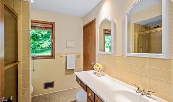 451 Reflection Rd, Apple Valley, MN 55124