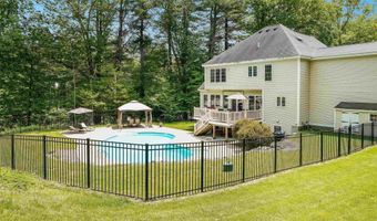 21 Wiggin Rd, Bedford, NH 03110