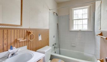 4113 PINERIDGE Dr, Annandale, VA 22003