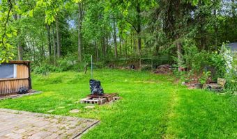 160 Brook Dr, Andover, NJ 07801