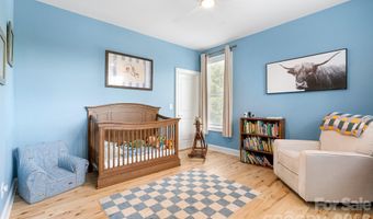 2800 Hilliard Dr, Charlotte, NC 28205