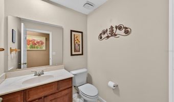 7 W MAIN St 12-14, Apopka, FL 32703