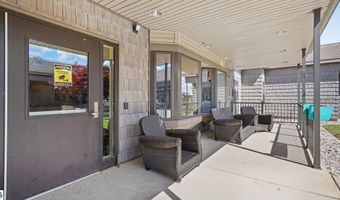 842 W Warwick Dr, Alma, MI 48801