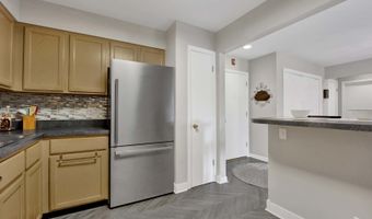 710 E Algonquin Rd J108, Arlington Heights, IL 60005
