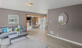 2405 Woodcrest Dr, Alton, IL 62002