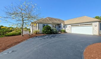 4 Mainstay Ln, Bourne, MA 02532