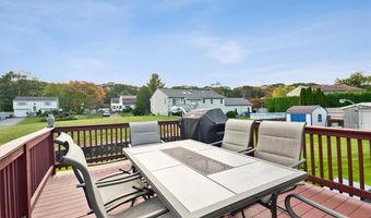 80 TOMAHAWK Trl, Cranston, RI 02921