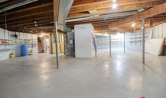 17200 Pella Rd, Adams, NE 68301