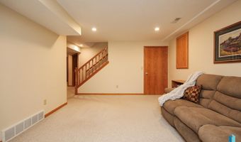48224 266th St, Brandon, SD 57005