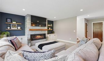 4212 Parkview Ln, Anoka, MN 55303