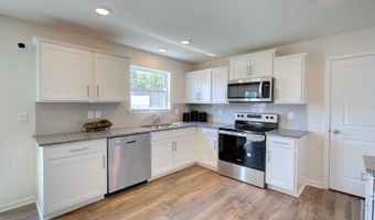 111 Eleanor Cove Rd, Arden, NC 28704