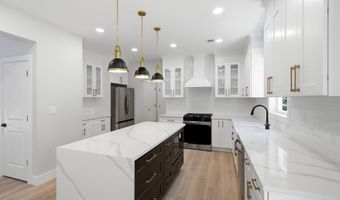 125 Pennsylvania Ave, Barnegat, NJ 08005