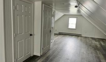 74 Leslie St, Cranston, RI 02910